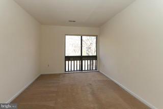 2022 Lakebreeze Way Reston, VA 20191 - Photo 20 of 25 an empty room with windows