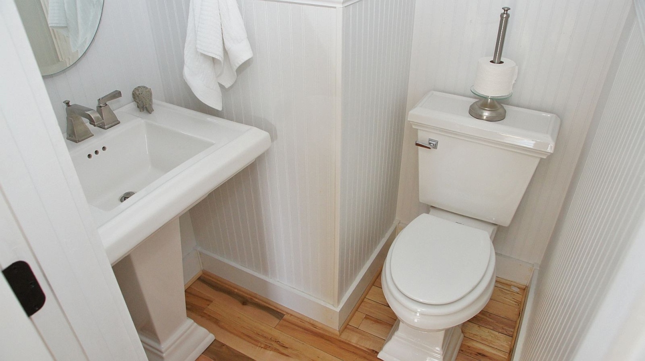 7554 Old Mill Road Roanoke, VA 24018 - Photo 13 of 25 Entry Level Half Bath