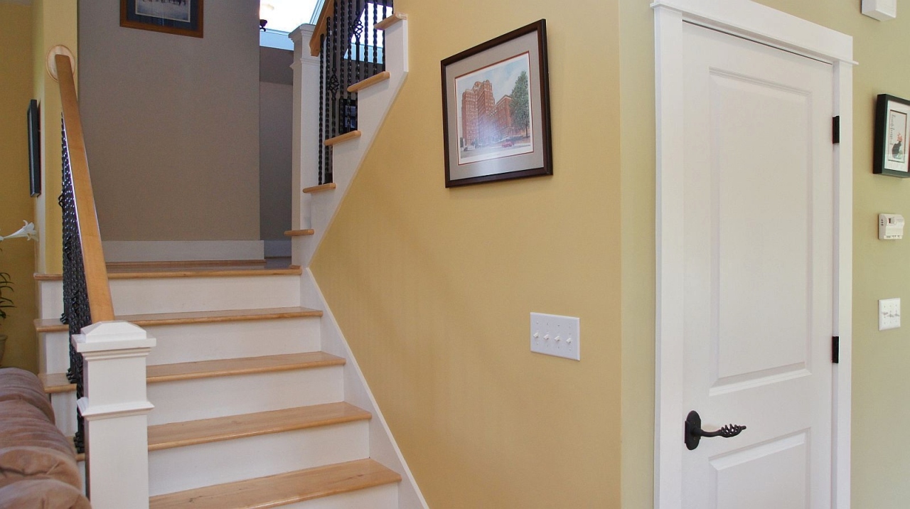 7554 Old Mill Road Roanoke, VA 24018 - Photo 17 of 25 Stairs