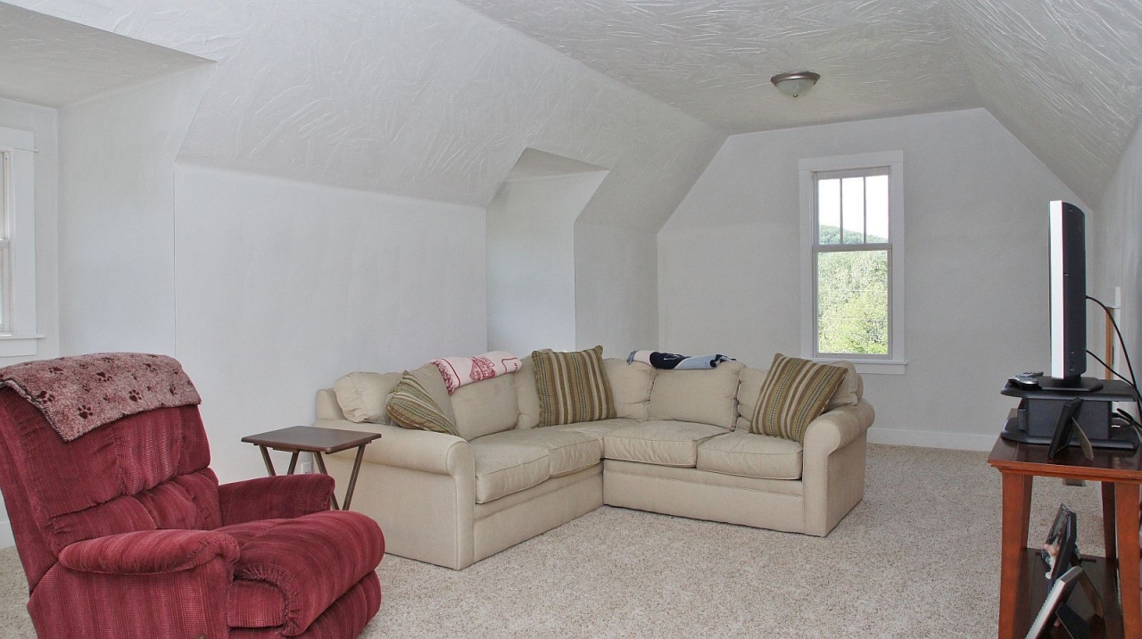 7554 Old Mill Road Roanoke, VA 24018 - Photo 22 of 25 Bedroom 3/ Family Room