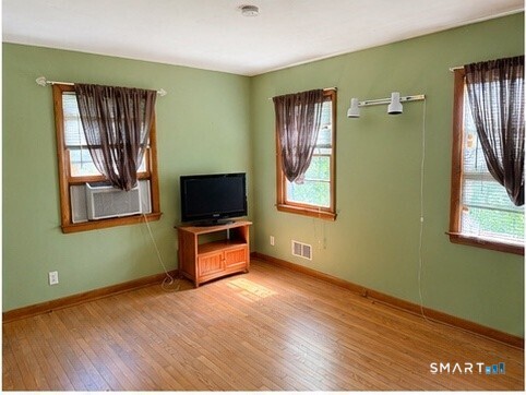 2269 Newfield Road Torrington, CT 06790 - Photo 19 of 36