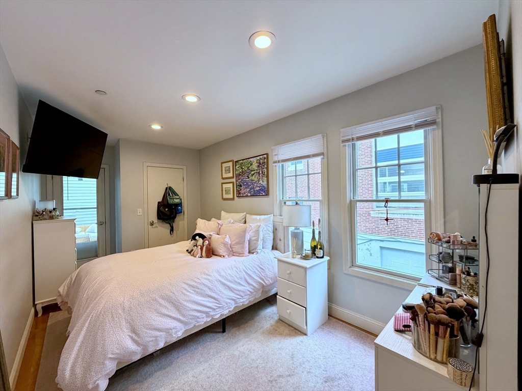 77 F Street, Unit 2 Boston, MA 02127 - Photo 6 of 13