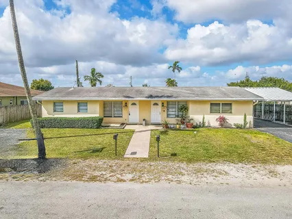 $759,000 | 4681-4685 Southwest 43rd Terrace, Fort Lauderdale, FL 33314