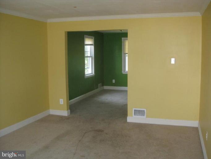 7313 Kirtley Road Baltimore, MD 21224 - Photo 4 of 18 Living Room