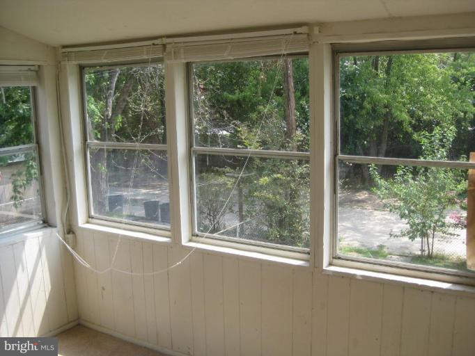 7313 Kirtley Road Baltimore, MD 21224 - Photo 9 of 18 Sunroom