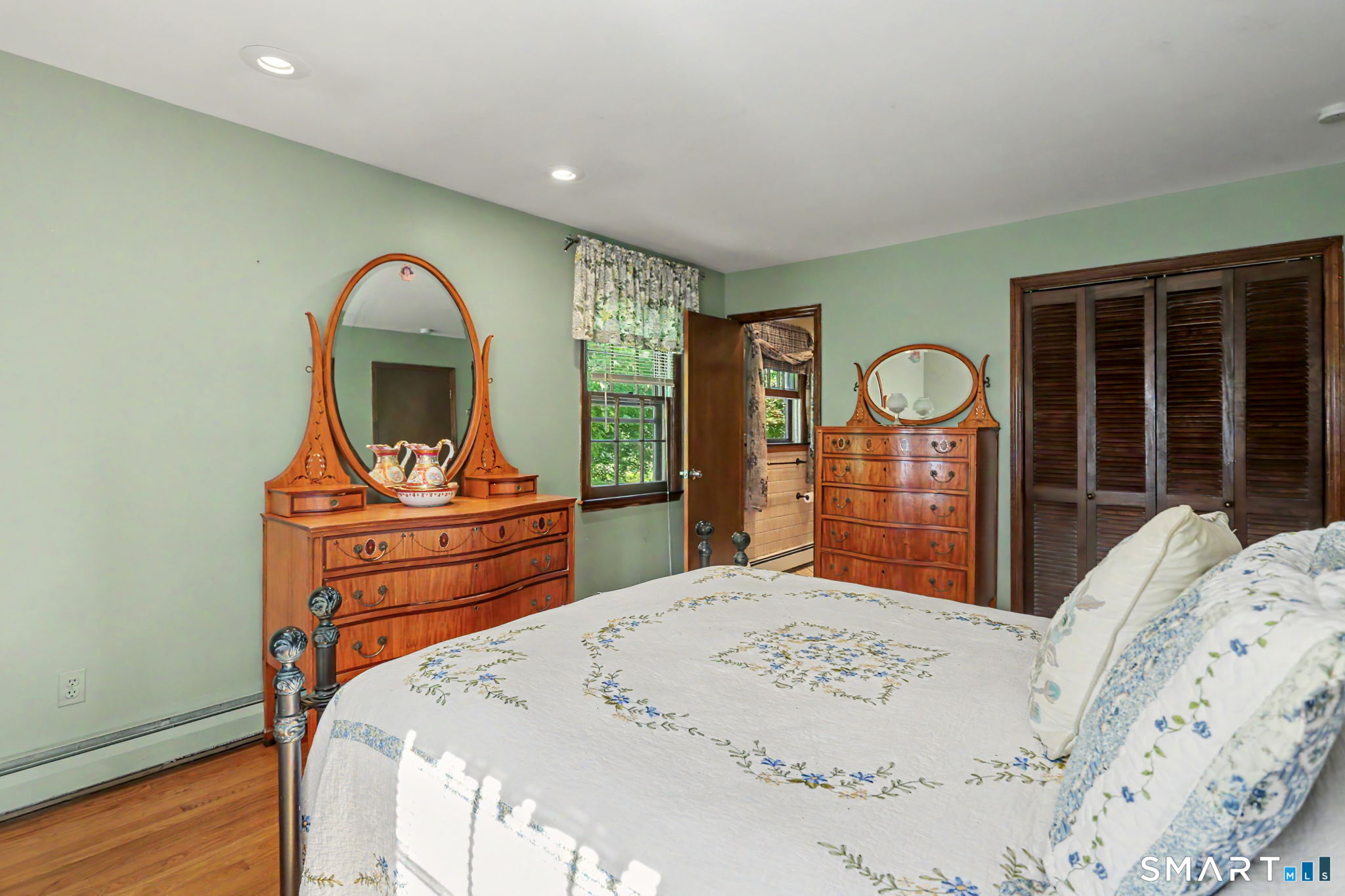 2010 Old Town Road Trumbull, CT 06611 - Photo 27 of 35 Primary Bedroom & Bath