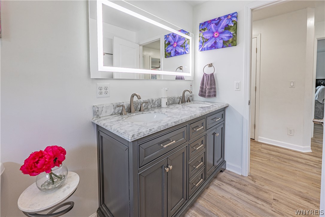6998 Shawnee Road North Tonawanda, NY 14120 - Photo 22 of 41 Lighted Vanity Mirror