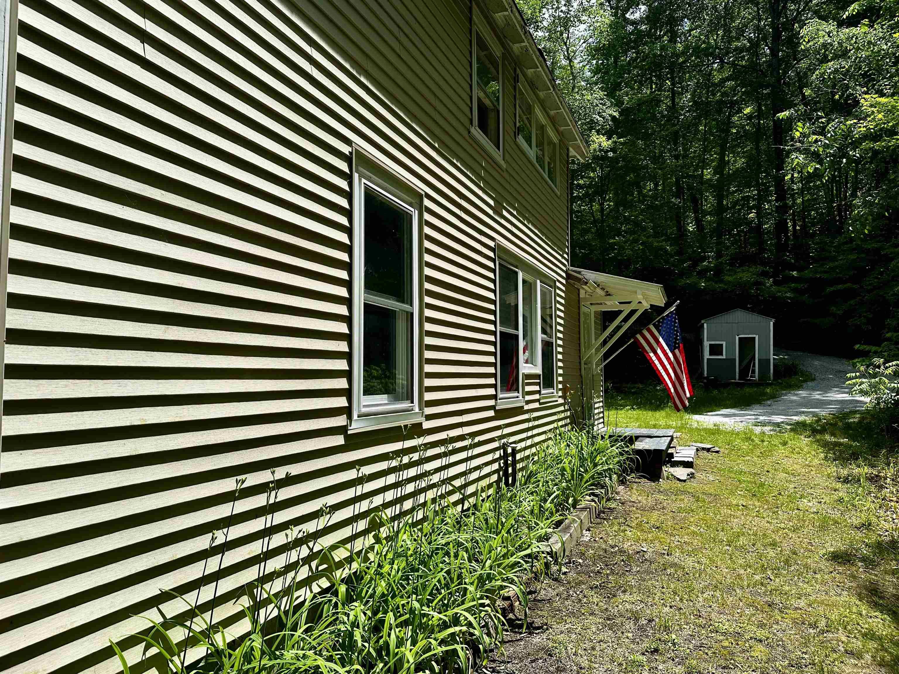 45 Eden Avenue Proctor, VT 05765 - Photo 3 of 26