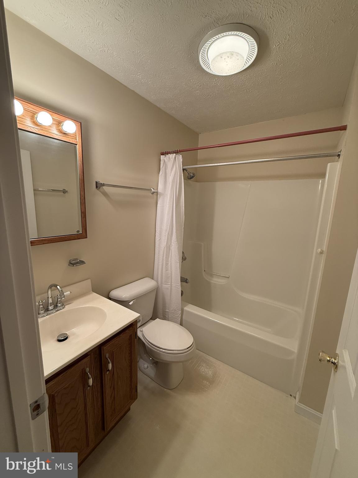 21 Coolidge Road Inwood, WV 25428 - Photo 50 of 80 Upper-Level Primary Ensuite Bath