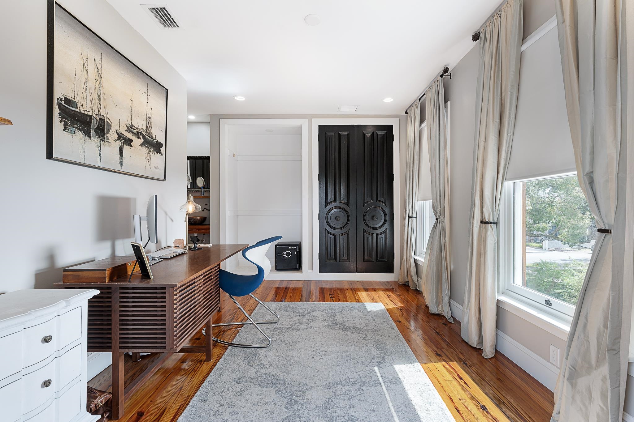 288 St George Street St. Augustine, FL 32084 - Photo 43 of 65 a very nice looking room with many windows