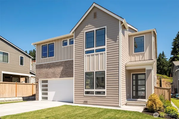 $916,900 | 3829 95th Avenue East, Edgewood, WA 98371