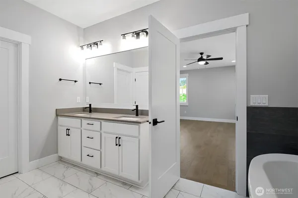 $916,900 | 3829 95th Avenue East, Edgewood, WA 98371