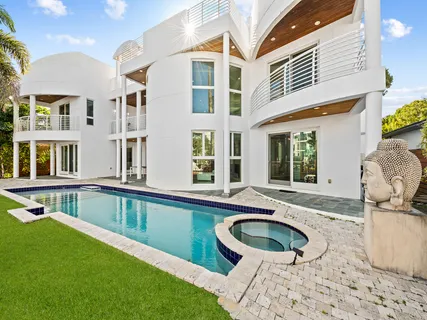 $4,395,000 | 450 Victoria Terrace, Fort Lauderdale, FL 33301