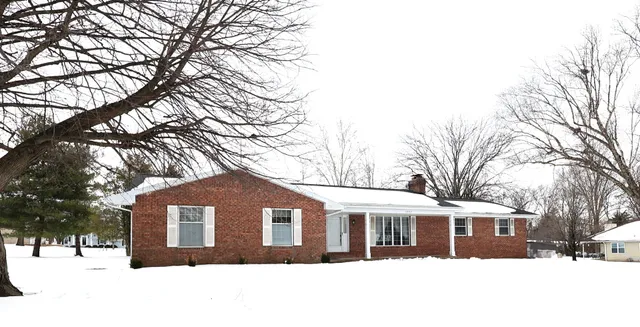 $290,000 | 3603 Piccadilly Avenue, Mount Vernon, IL 62864