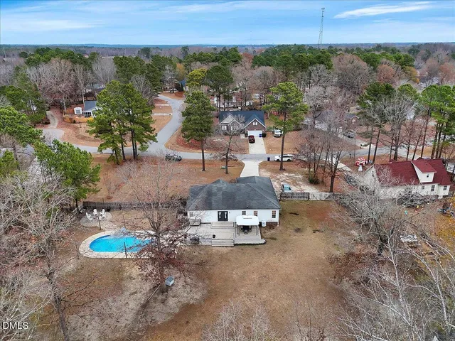 $299,998 | 188 Scarlet Oak Drive, Raeford, NC 28376