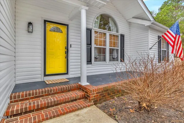 $299,998 | 188 Scarlet Oak Drive, Raeford, NC 28376