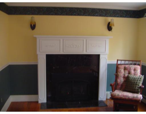 5 Gerrish Road Rochester, MA 02770 - Photo 10 of 10 a close view of a couch in the kitchen