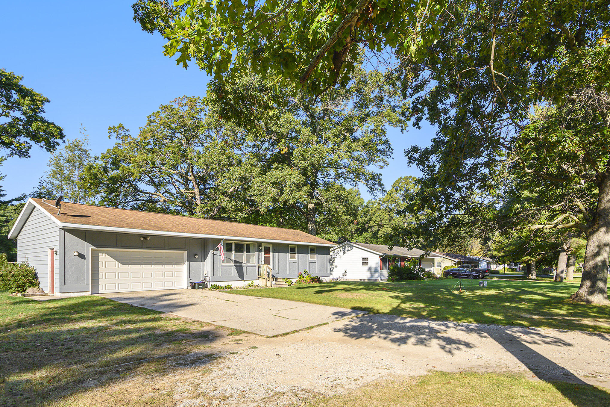 7563 Whitehall Road Whitehall, MI 49461 - Photo 2 of 24 002_file_974