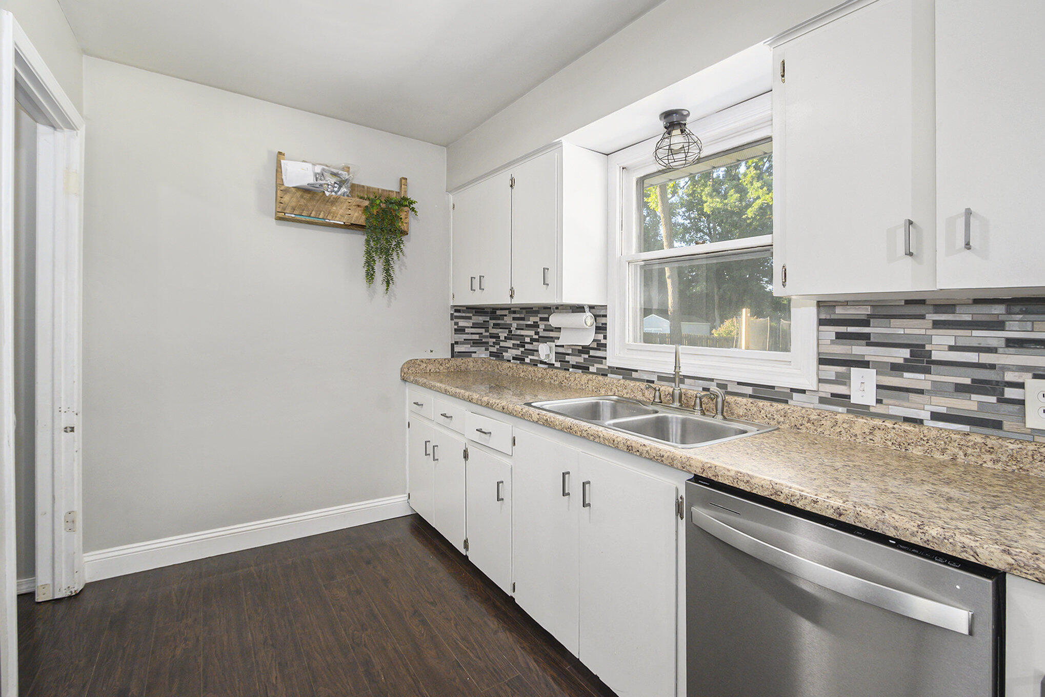 7563 Whitehall Road Whitehall, MI 49461 - Photo 6 of 24 010_file_816
