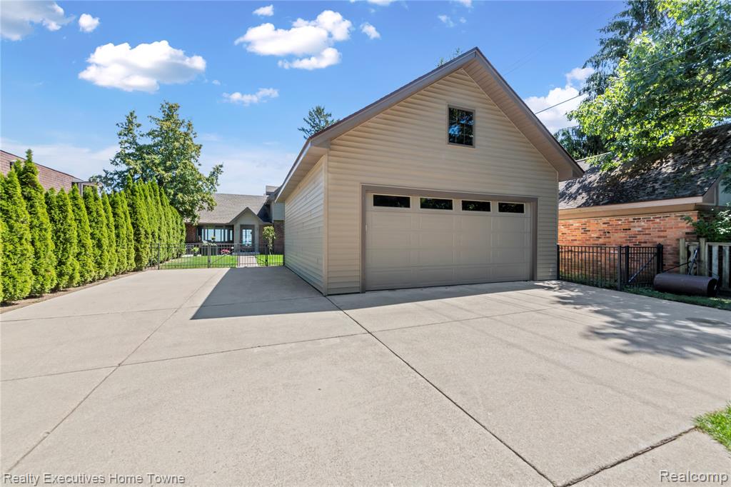 8296 Lakeshore Road Fort Gratiot, MI 48059 - Photo 29 of 53 Gallery Image 29