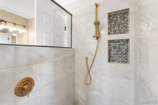 $425,000 | 1832 Pottery Road, Washington, MO 63090