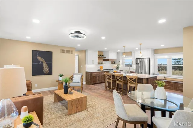 $425,000 | 1832 Pottery Road, Washington, MO 63090