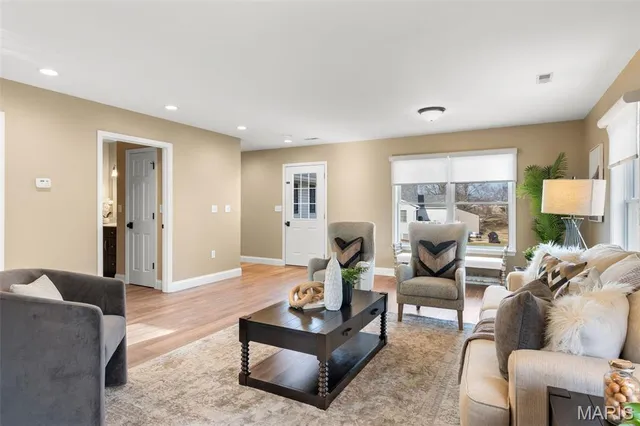 $425,000 | 1832 Pottery Road, Washington, MO 63090