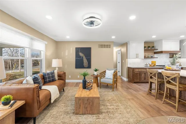 $425,000 | 1832 Pottery Road, Washington, MO 63090