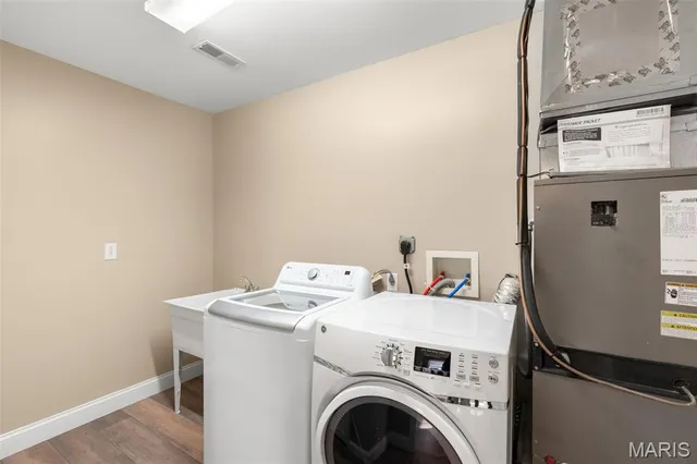 $425,000 | 1832 Pottery Road, Washington, MO 63090