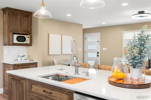 $425,000 | 1832 Pottery Road, Washington, MO 63090