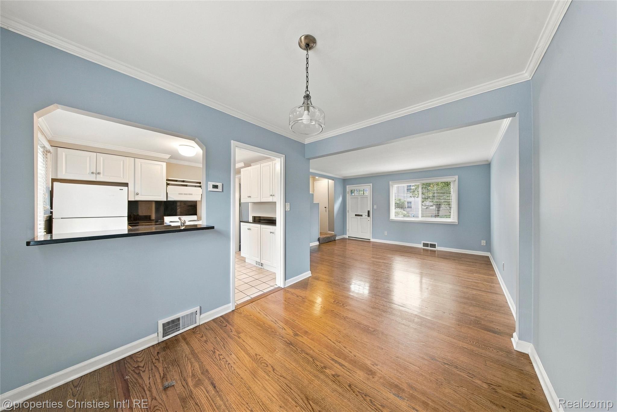 1642 Graefield Road, Unit 75 Birmingham, MI 48009 - Photo 7 of 25 DSC08155.JPG