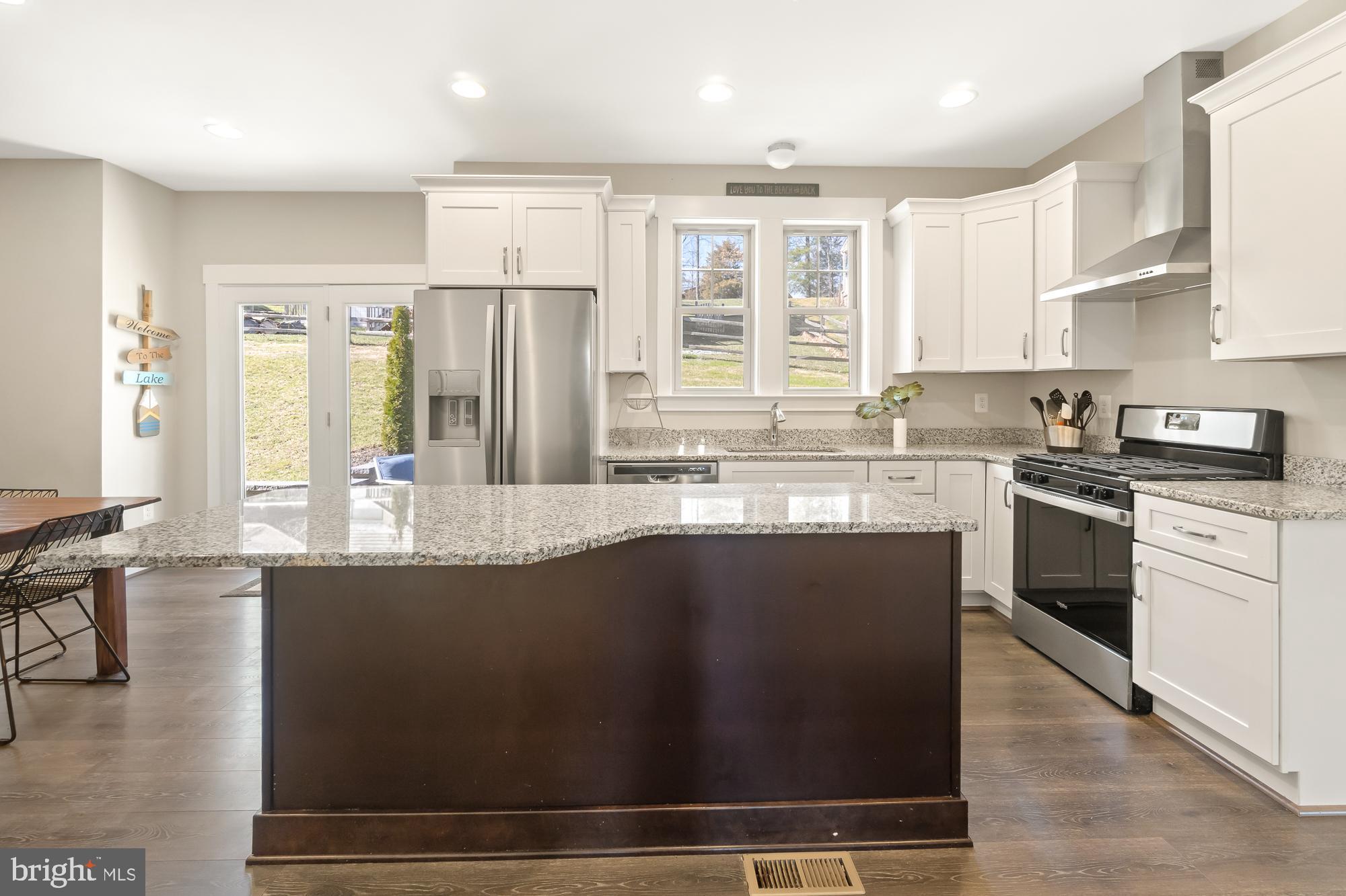 7020 Fox Chase Road New Market, MD 21774 - Photo 18 of 58 Imagine cooking here. That hood!