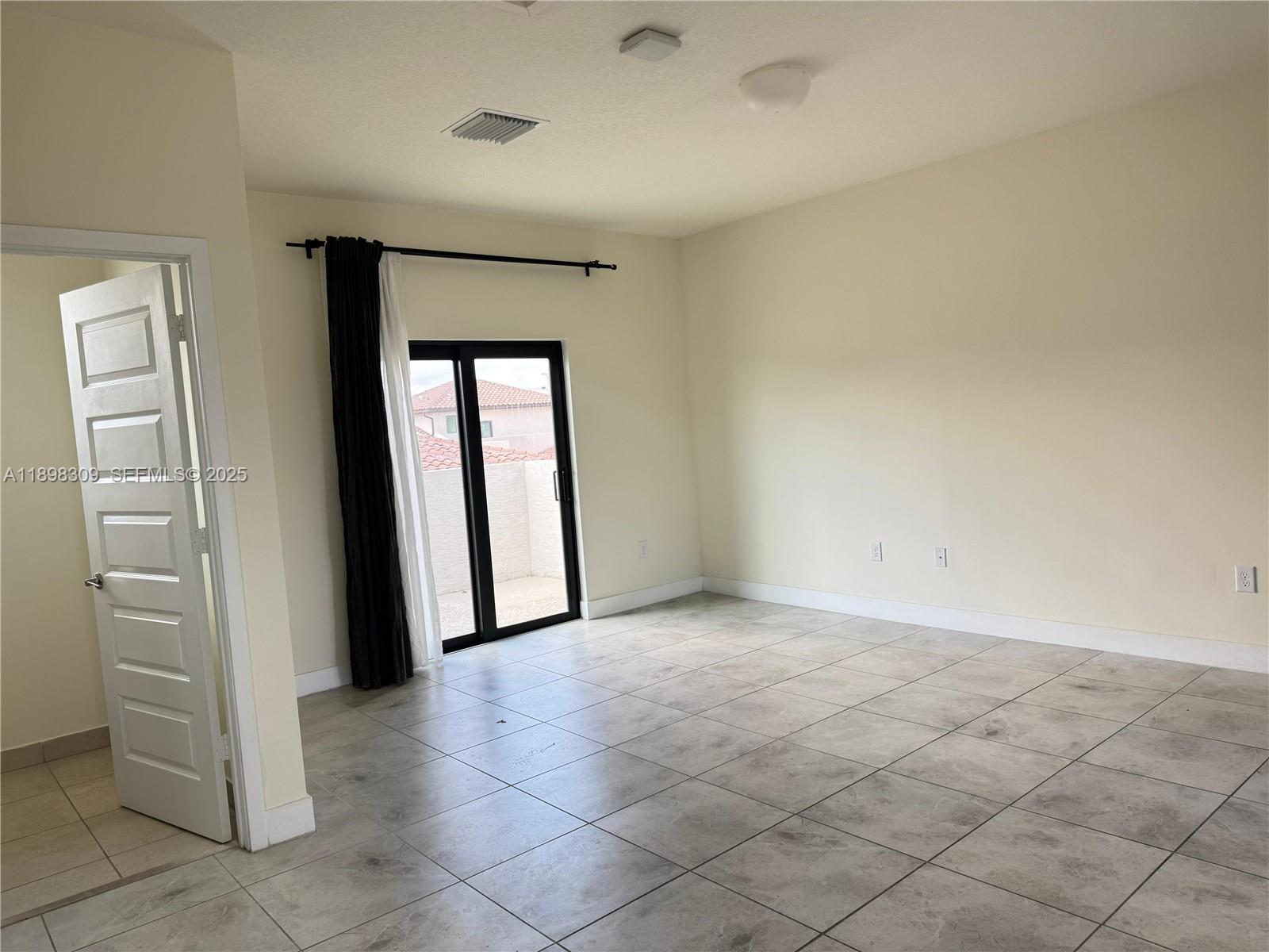 4802 Northwest 83rd Path Doral, FL 33166 - Photo 22 of 25