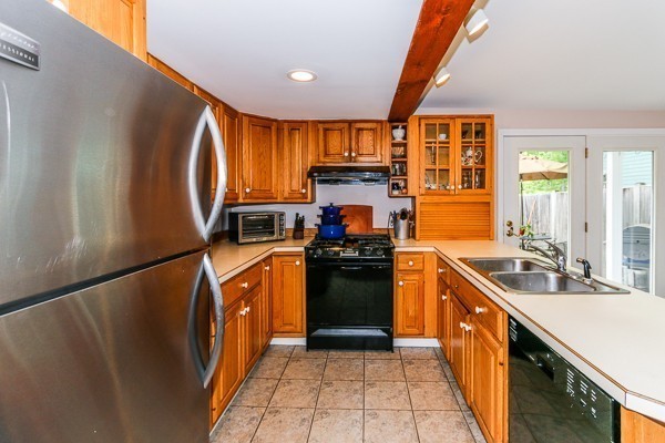 94 West Main Street Georgetown, MA 01833 - Photo 10 of 28 Gallery Image 10