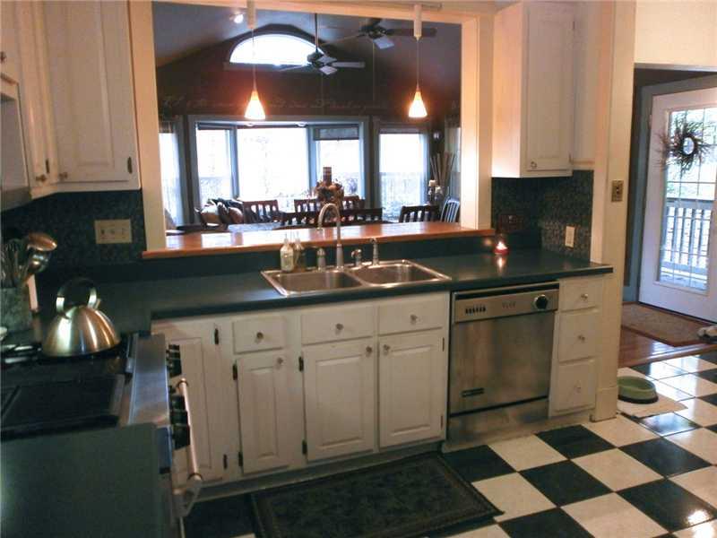 162 Perrymont Road Pittsburgh, PA 15237 - Photo 2 of 22 Kitchen.