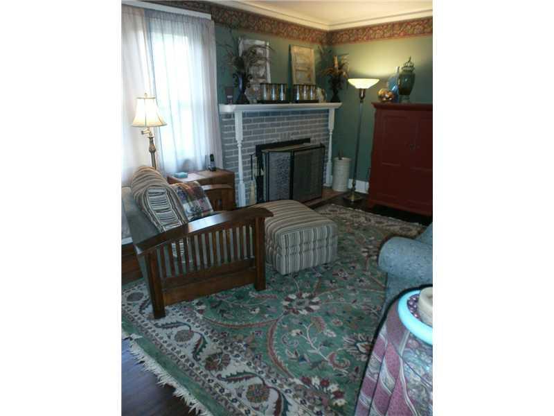 162 Perrymont Road Pittsburgh, PA 15237 - Photo 10 of 22 Living Room.
