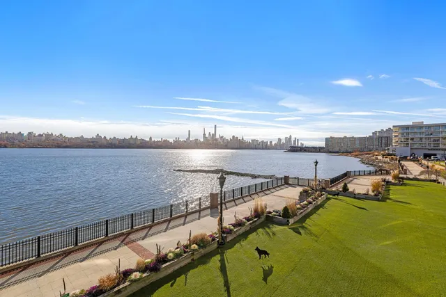 $2,975,000 | 9 Somerset Lane, Unit 222, Edgewater, NJ 07020