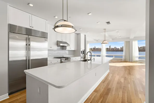 $2,975,000 | 9 Somerset Lane, Unit 222, Edgewater, NJ 07020