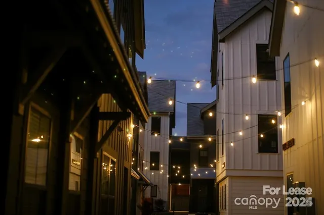 $1,575 | 4106 Anker Haus Drive, Unit A1, Charlotte, NC 28205