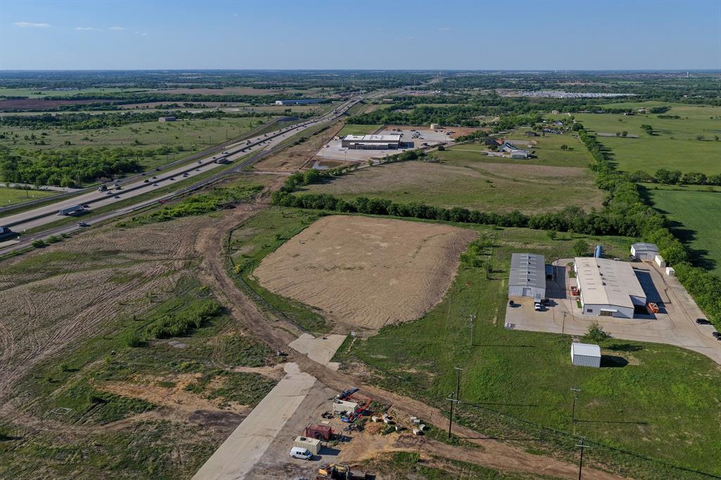 2824 Milam Road East Sanger, TX 76266 - Photo 9 of 27