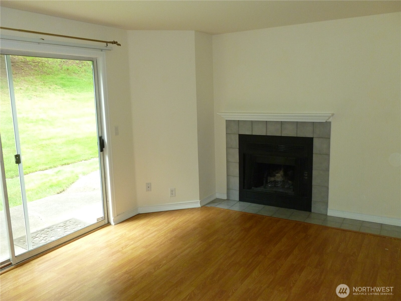 1526 192nd Street Southeast, Unit M5 Bothell, WA 98012 - Photo 3 of 21