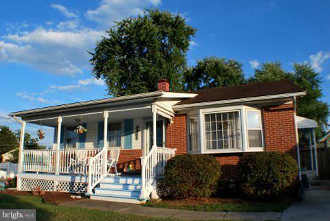 2401 Oak Manor Road Baltimore, MD 21219 - Photo 1 of 28 Exterior (Front)