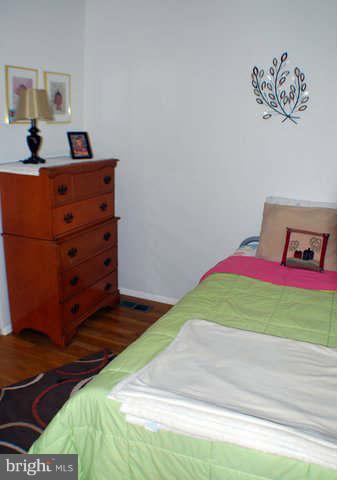2401 Oak Manor Road Baltimore, MD 21219 - Photo 17 of 28 Bedroom