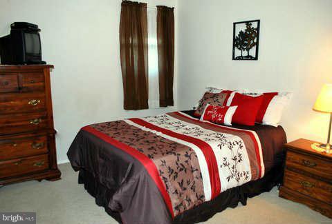 2401 Oak Manor Road Baltimore, MD 21219 - Photo 20 of 28 Bedroom