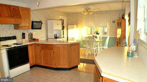2401 Oak Manor Road Baltimore, MD 21219 - Photo 10 of 28 Kitchen