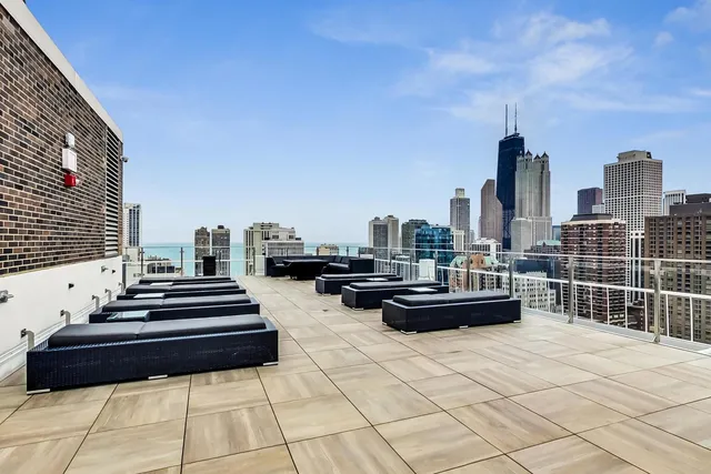 $2,900 | 1255 North Sandburg Terrace, Unit 2804, Chicago, IL 60610