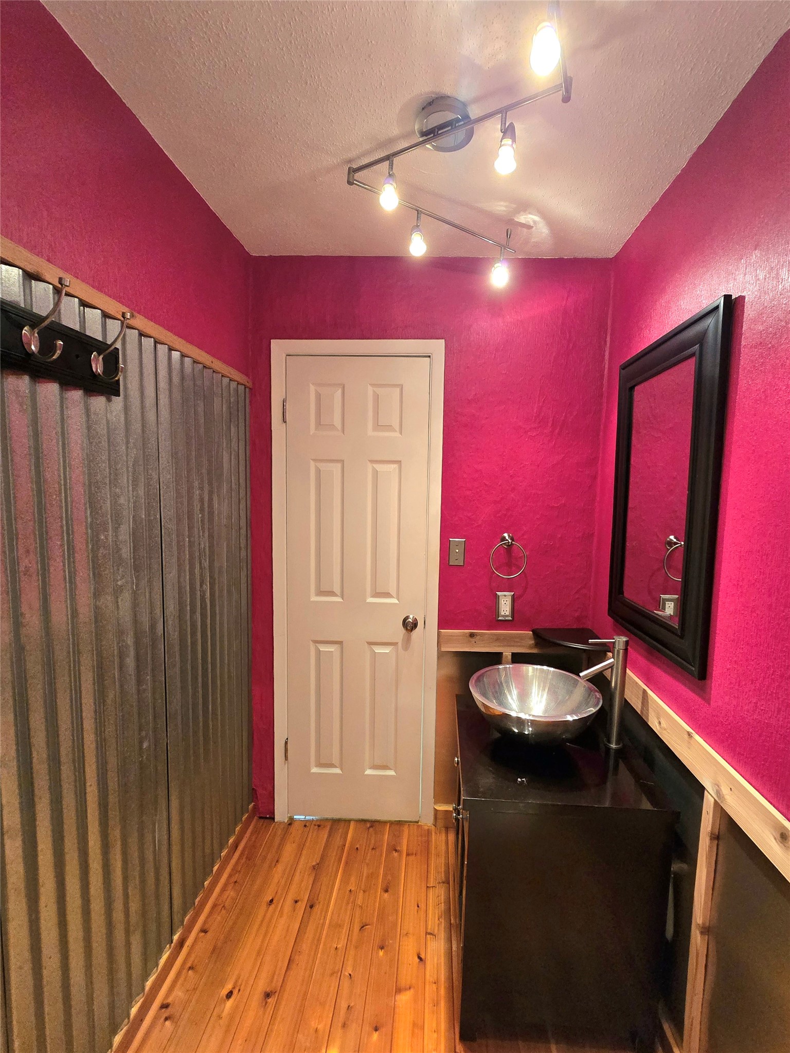 13580 Fm 2025 Road Cleveland, TX 77328 - Photo 30 of 50 Upstairs Bath