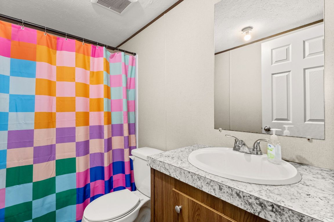 161 High Point Ridge Seguin, TX 78155 - Photo 15 of 23 Hall Bathroom #3