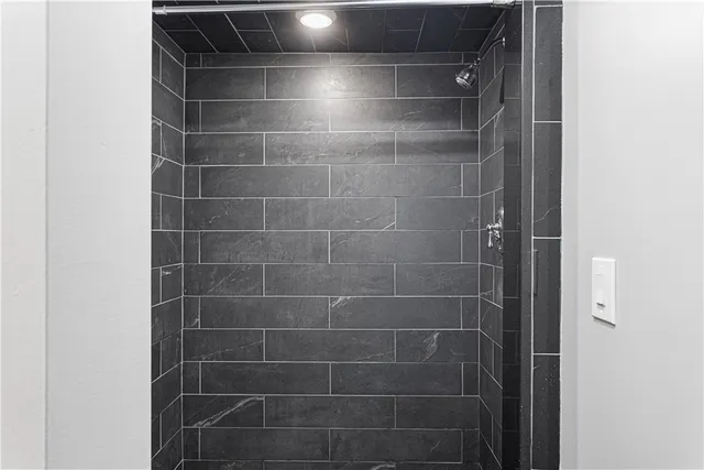 $165,000 | 84 Linda Drive, Coventry, RI 02816