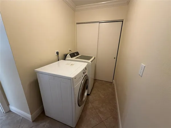 $1,900 | 2606 29th Avenue West, Unit 12, Bradenton, FL 34205